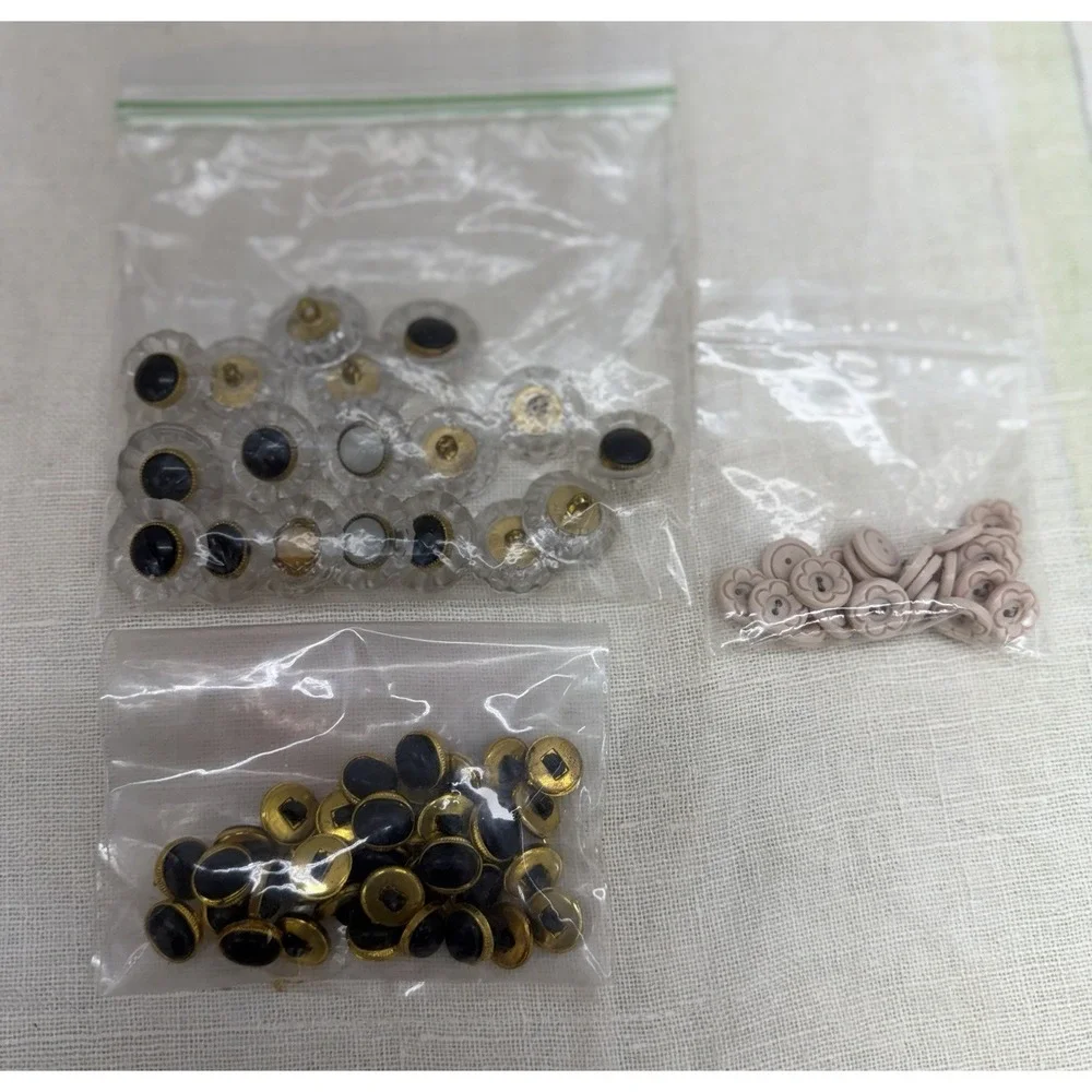 Vtg Sewing & Craft Trim Lot Crochet Flowers Appliques Lace Beaded Motifs Buttons